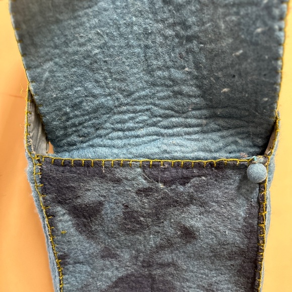 Rising Tide Multicolor Wavy Crossbody Bag - Picture 3 of 3